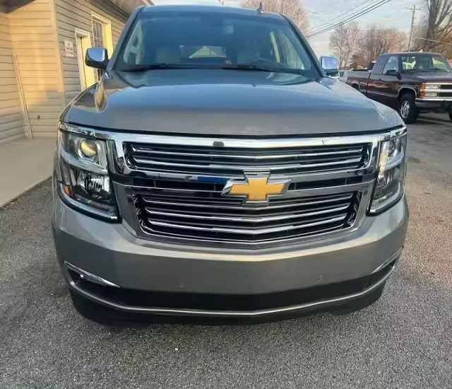 Хорошо используемый 2019 Chevrolet Su-burban 4x4 Premier 1500 4dr SUV