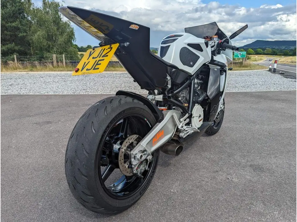 Best Quality Fairly Used KTM RC8 1190 Sport Bike 1148cc Electric Sportbikes Quality Sportbike for Sale at Best Price