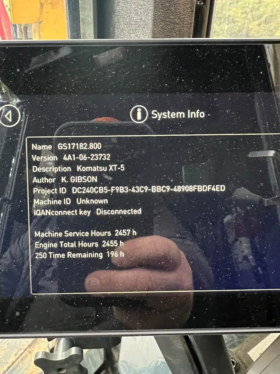 Tracked feller buncher Komatsu XT465L-5 Digger Tractor With Backhoe And Front loader