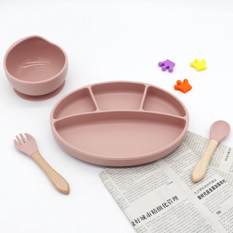 cheap price Food Grade BPA Free kids dinner supplies silicone bib spoon bowl baby eating baby feeding set