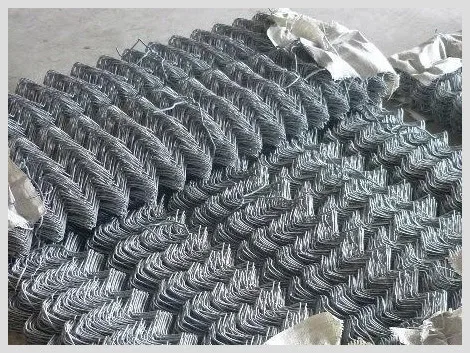 Hot selling Hot Dip galvanized black iron mesh pvc coated 6ft Used Chain Link wire Fence