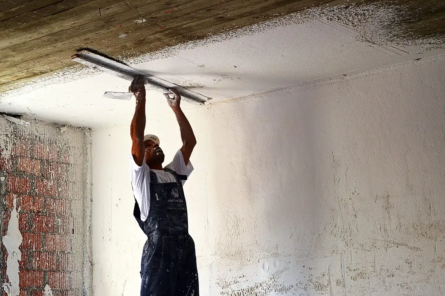 Best Quality Gypsum Plaster of Paris Powder  for smoothing and giving extra surface hardness of Wall Applications - Viga Group