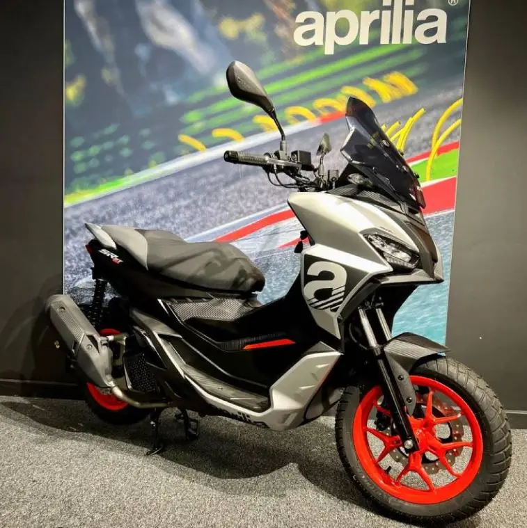 Новая заводская цена для новых 2023/2024 Aprilias SR-GT спортивных 125 мотоциклов продажи