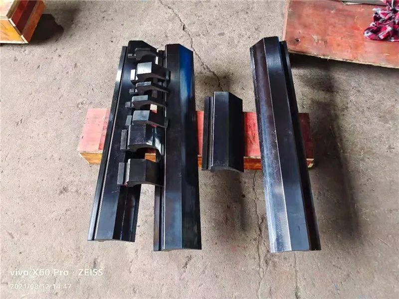 835MM 4V Hydraulic Press Brake Machine Tool And Dies