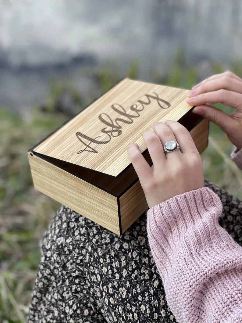 Personalized keepsake - large wooden box with floral design Nice gift for friends, mother, sister or girlfriend
