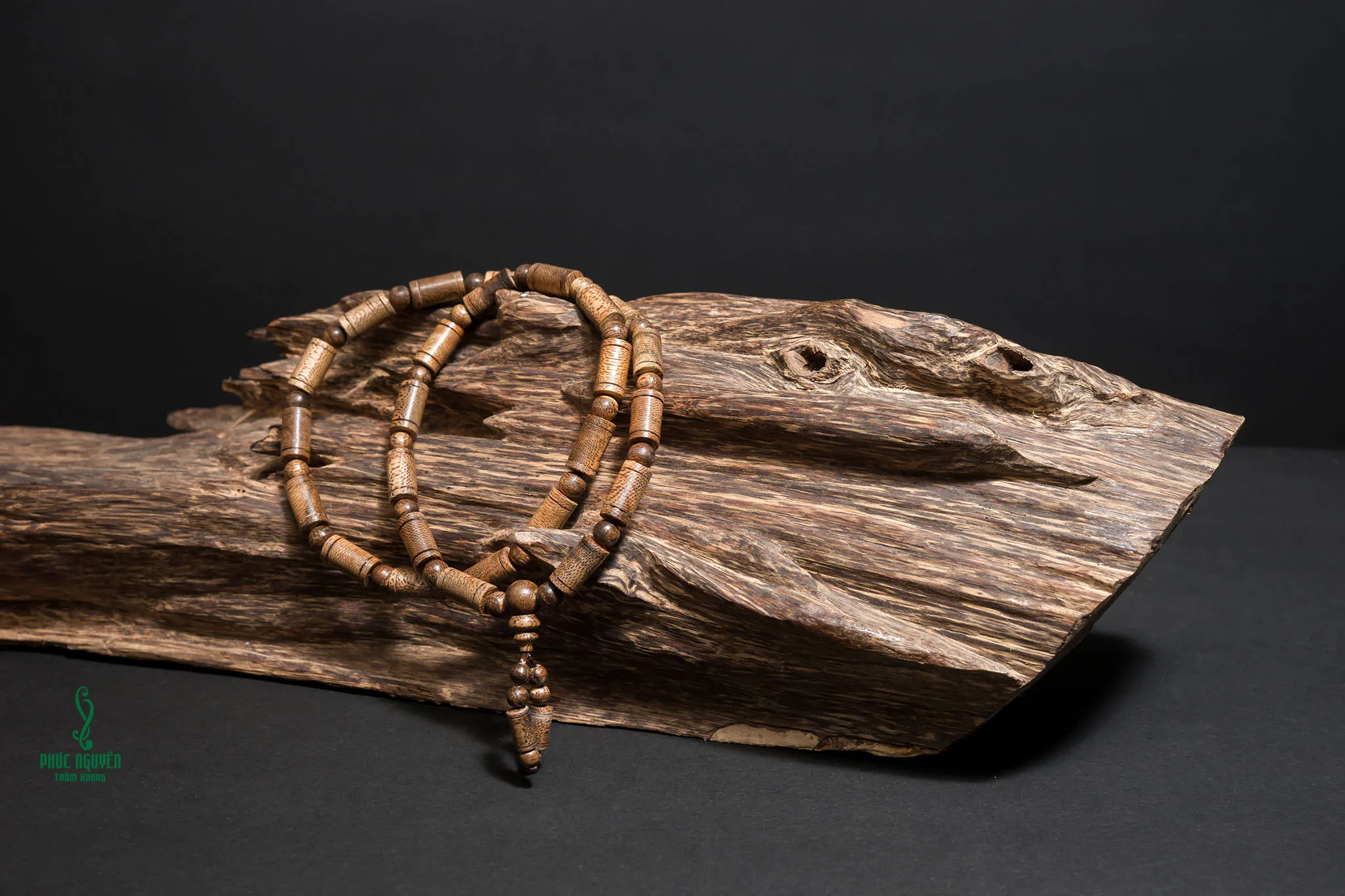 Jewelry Beautiful Eco Friendly Medium Quality Wood Beads Handmade Vietnam Origin Vintage Oud Bracelet