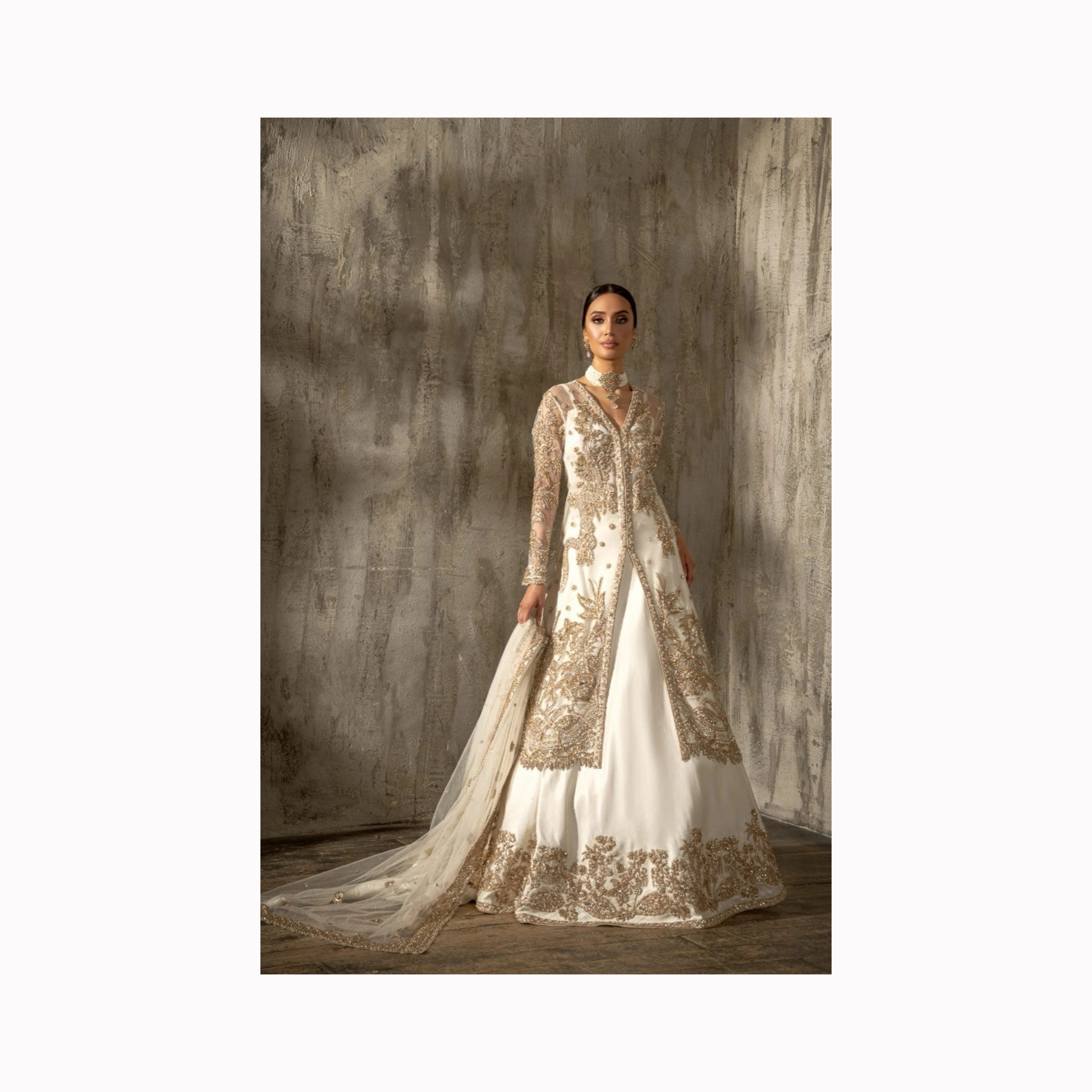 Heavy Embroidery work lahenga choli Dupatta Blouse Embroidery work stone pearl work bridal lehenga choli wholesale price