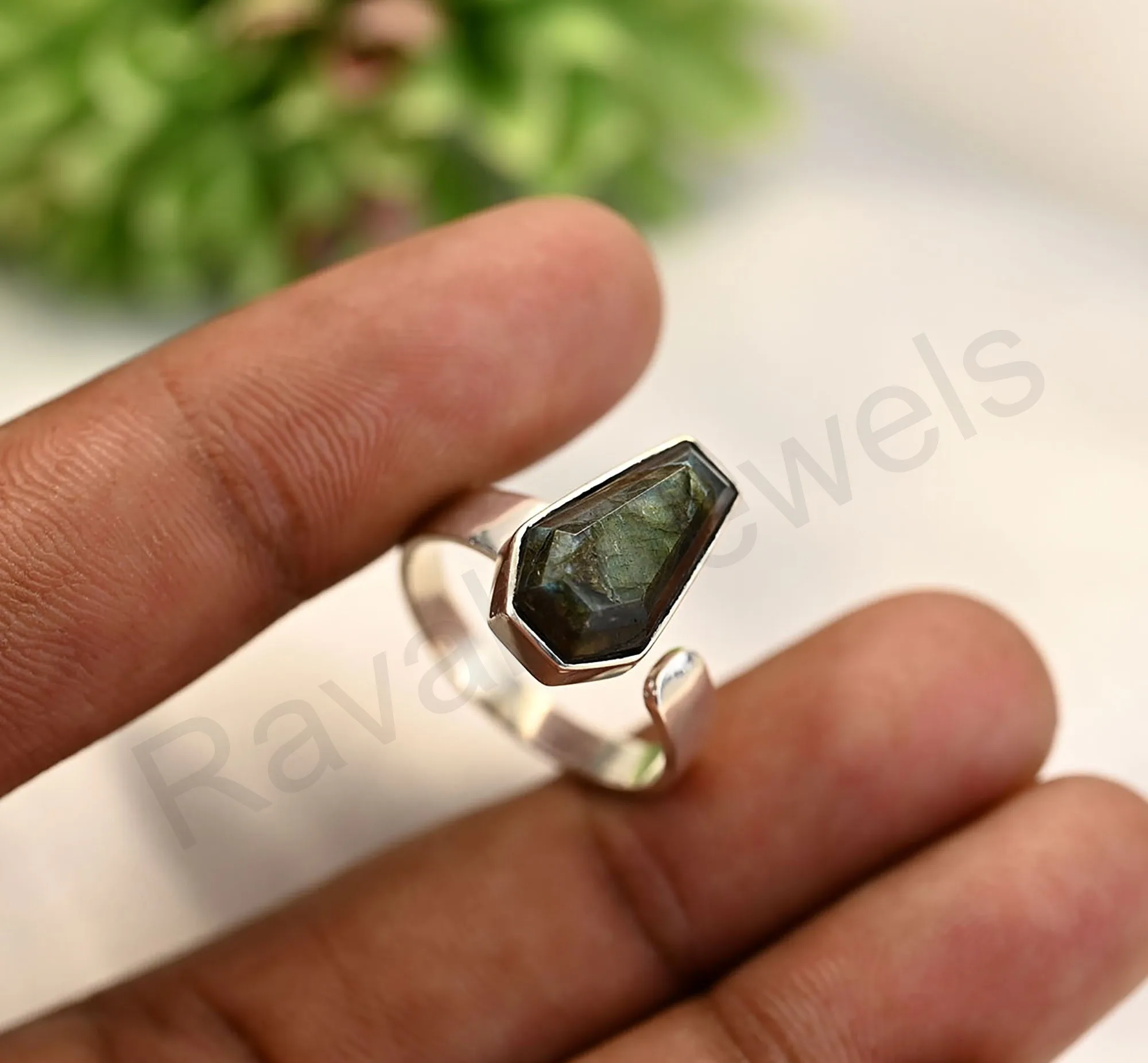 Green Labradorite Gemstone Ring Jewelry Solid S925 Sterling Silver Bezel Coffin 10x17mm Adjustable Ring Wedding Gift For Women