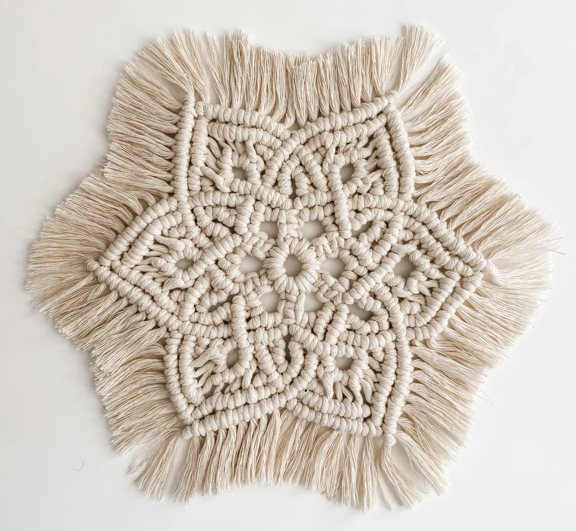 Different Quality Macrame Boho Tassels Round Placemat Cotton Linen Place mats Heat Proof Dining Table Mat For Farmhouse Table De