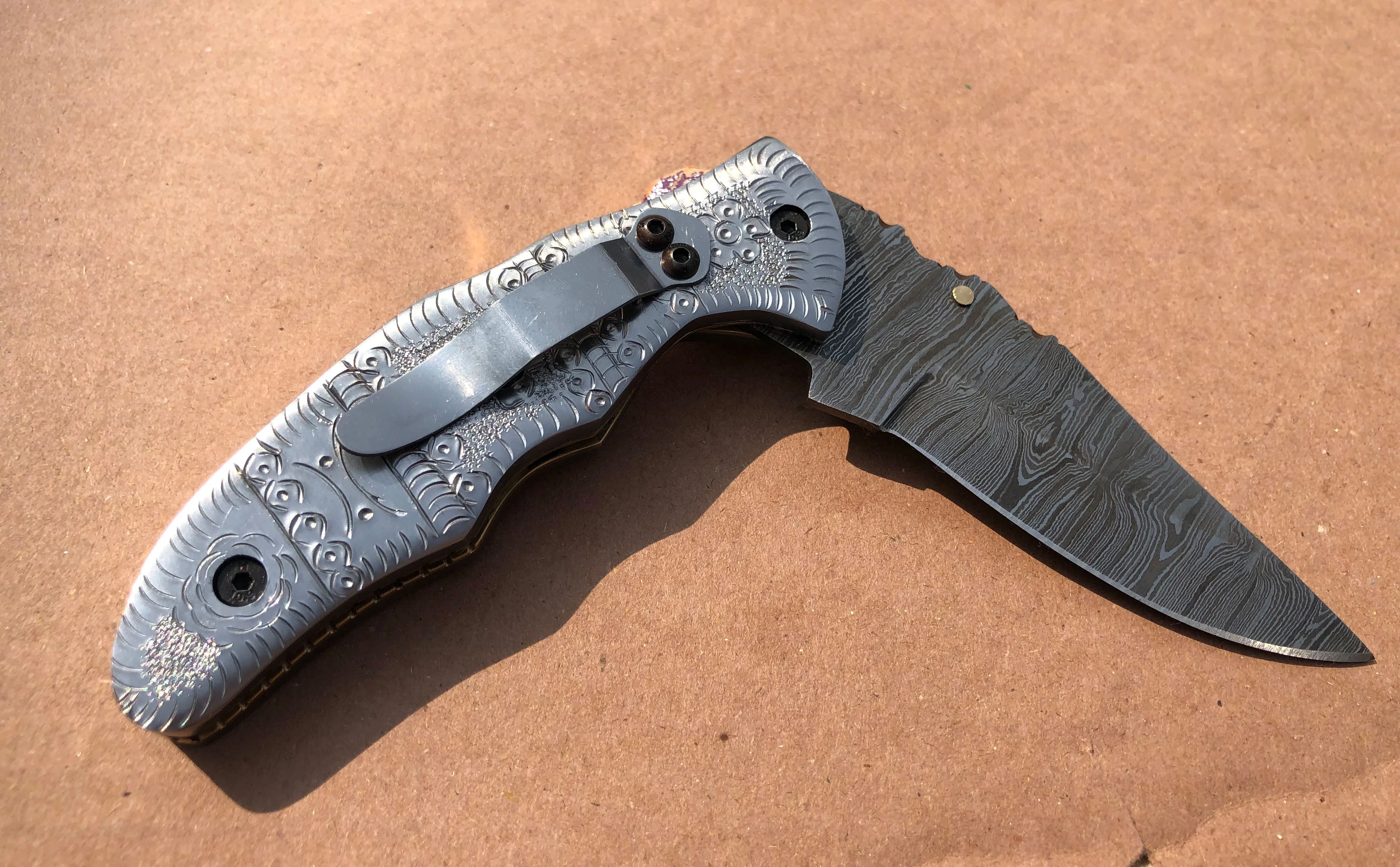 Best Outdoor Camping Hunting Bushcraft EDC Folding Pocket Knife Hand Engraved Foldable Knife With Portable Leather Sheath