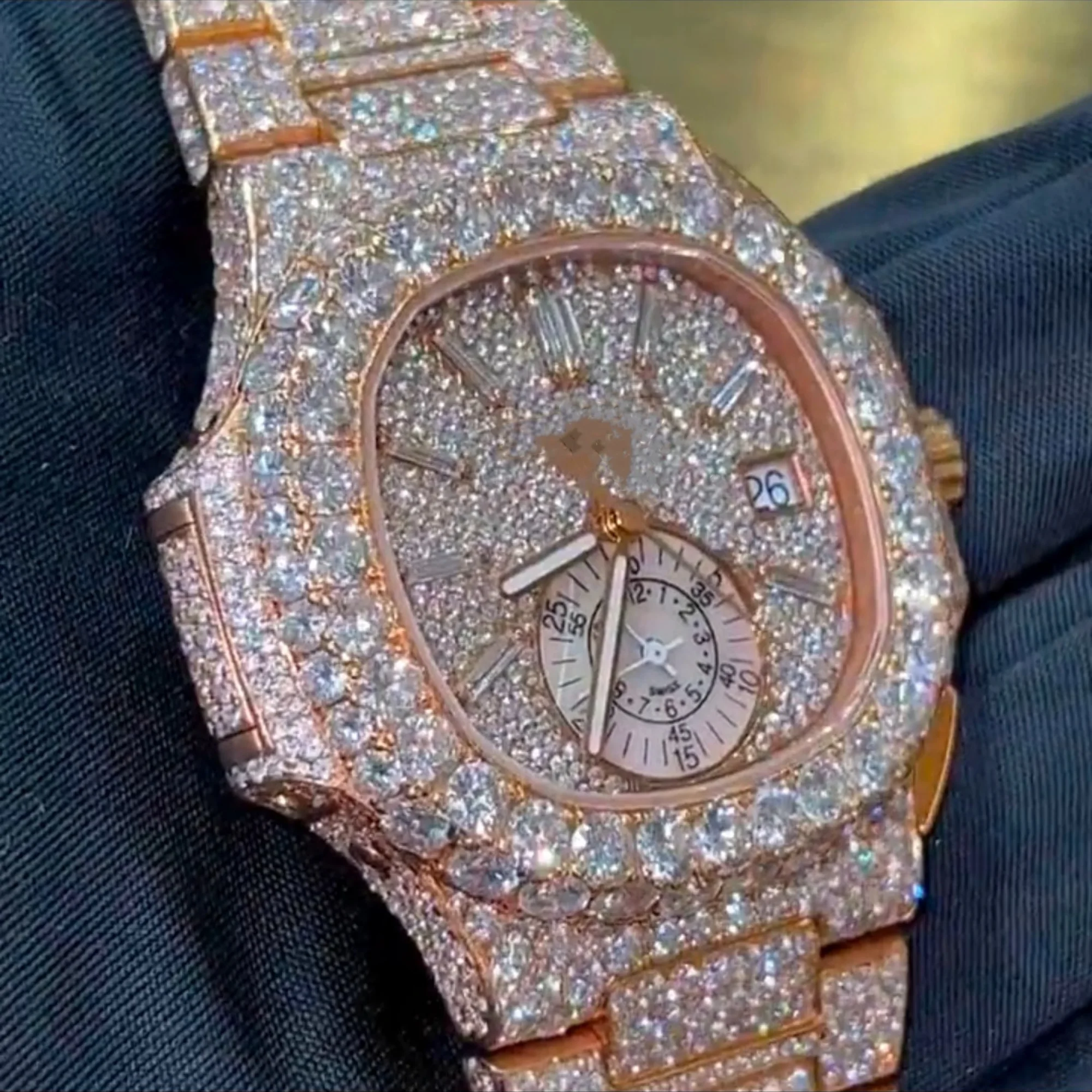 Мужские кварцевые наручные часы с кристаллами