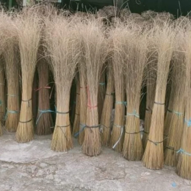 HOT DEAL COCONUT BROOM STICK BROWN AND WHITE COLOUR EXPORT QUALITY INDONESIA ORIGIN GOOD QUALITY