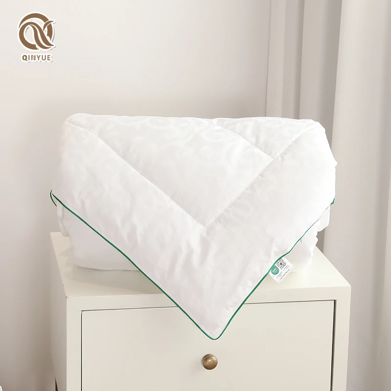 Customized Luxury Soft Wholesale King Full  Light Yellow Jacquard fabric Bamboo Corn Filling Bamboo Comforter With Piping