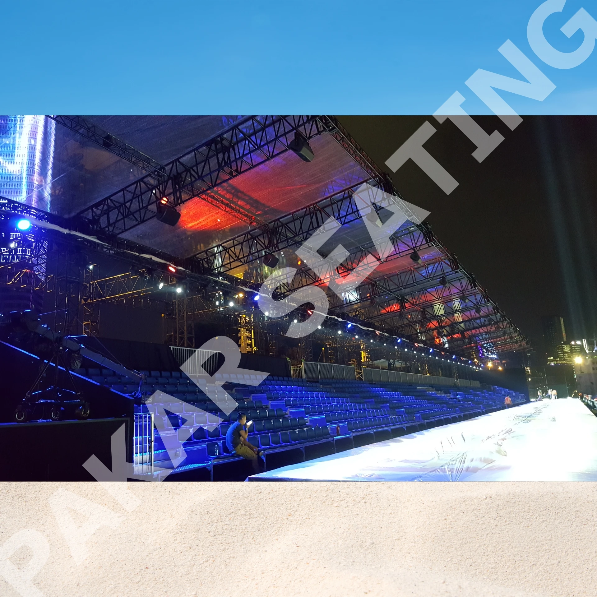 Grandstand for Indoor and outdoor Fashion Shows with Staircases and Roof Bleachers Fashion show Event Tribunes