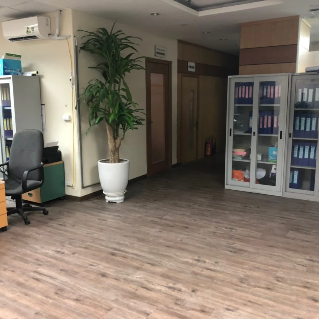 Vietnam Factory Timber Luxury Vinyl Floor Planks Lvt Lvp Spc Commercial Pvc Flooring high quality