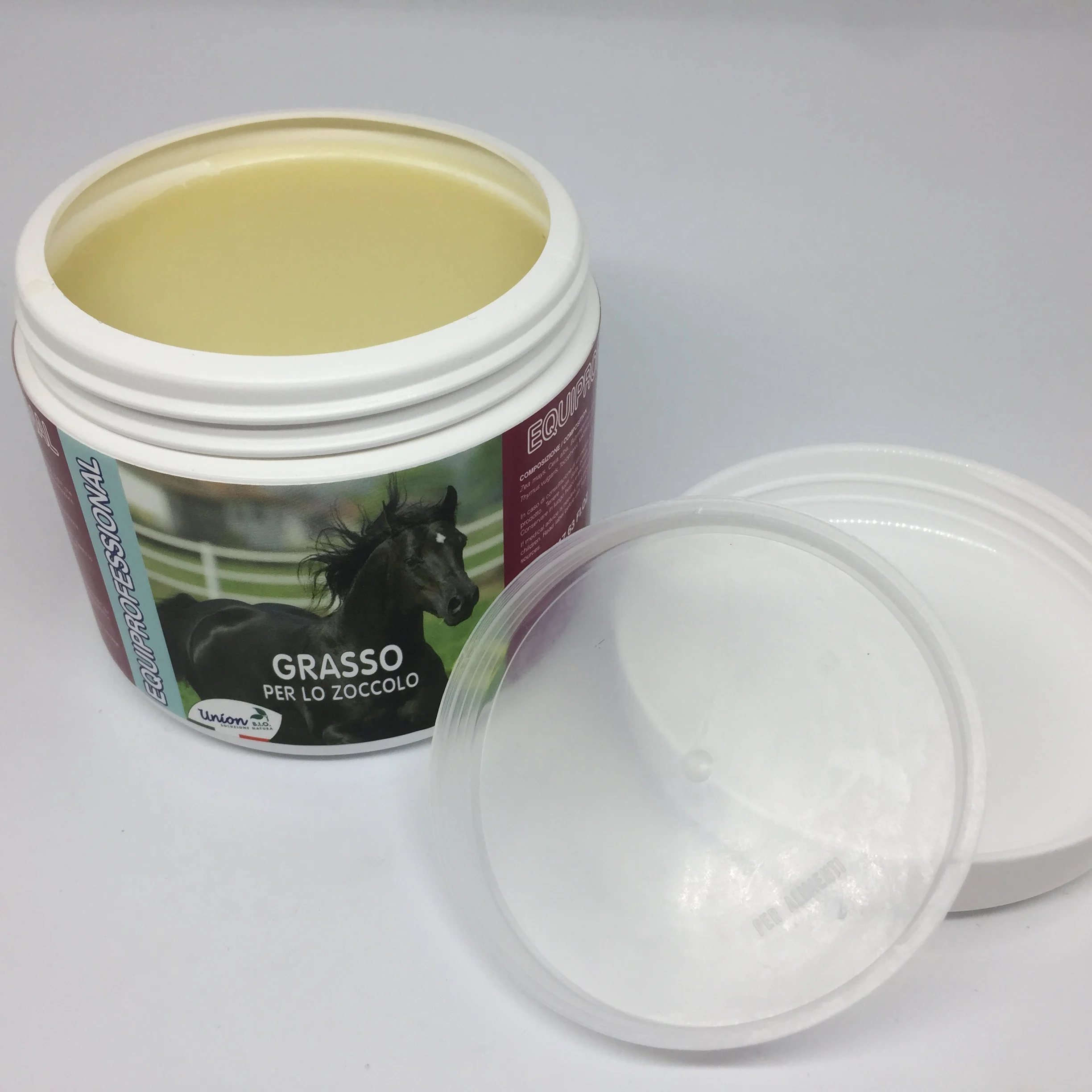 Top quality made in Italy plant based formulation EQUIPROFESSIONAL natural grease for the hoof horses