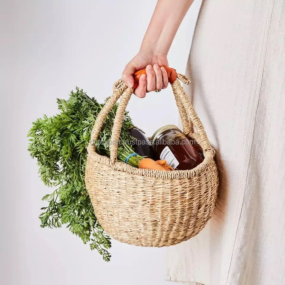 Wholesale hot sale seagrass bolga basket,laundry seagrass basket handmade craft Made in Vietnam