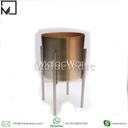 Напольная ваза с деревянной подставкой, декоративная ваза для интерьера и улицы, недорогая металлическая ваза золотого цвета с гравировкой и плантатором