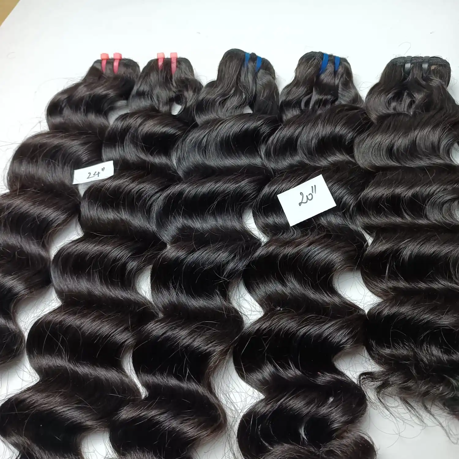 Cuticle aligned Natural Wavy  Weft Hair Double Drawn 100% Vietnamese Human Hair No Shedding No Tangle No Chemicals