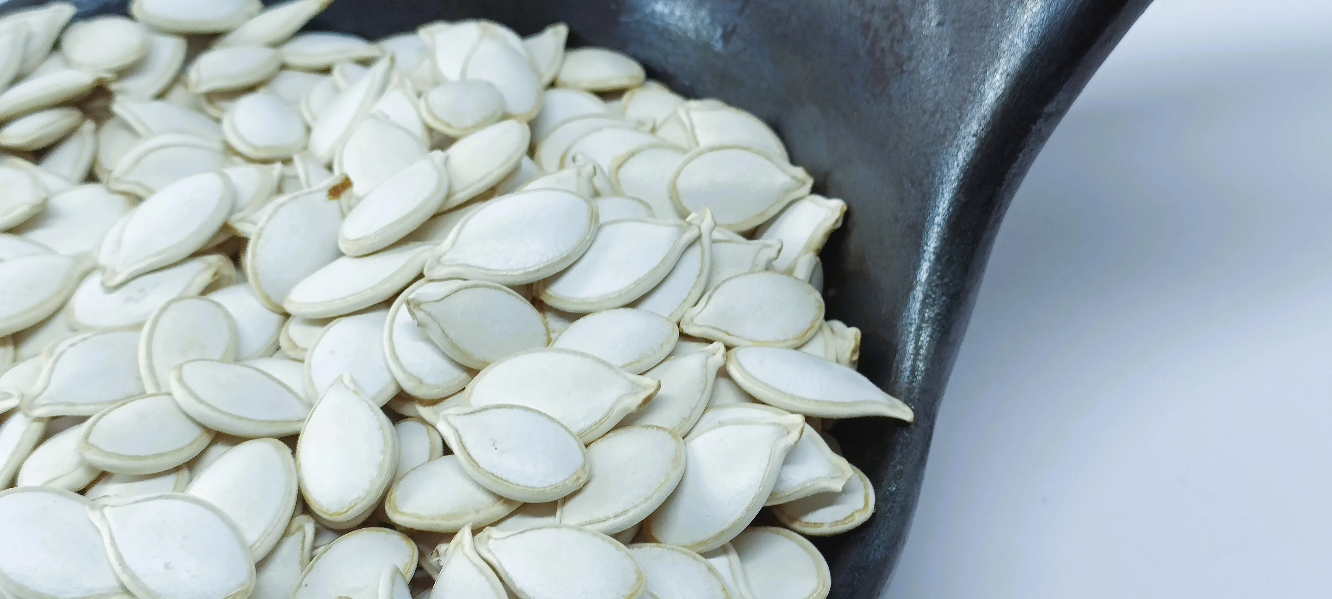 Wholesale White Pumpkin Seeds, Ethiopian Origin, 99% Min Purity, Raw & Natural, Top Selling Product Export Standard Custom Pack