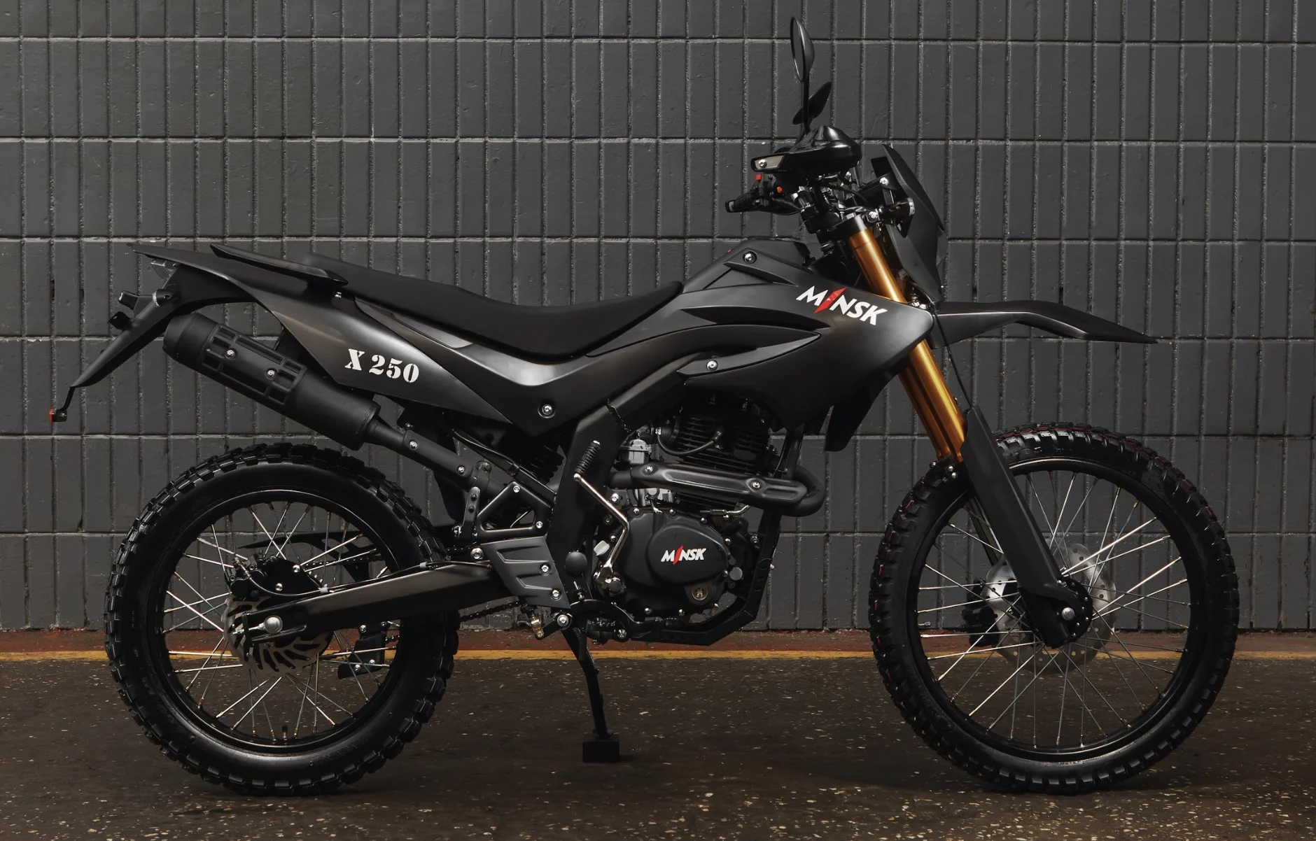 M1NSK X 250 MILITARY SPORT OFF-ROAD MOTORCYCLE TRACKER RACER BLACK ORANGE ENDURO MOTORCYCLE MOTO