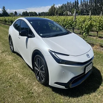 Подержанные автомобили 2023 Toyota Prius Z 2 0 вилка гибридная