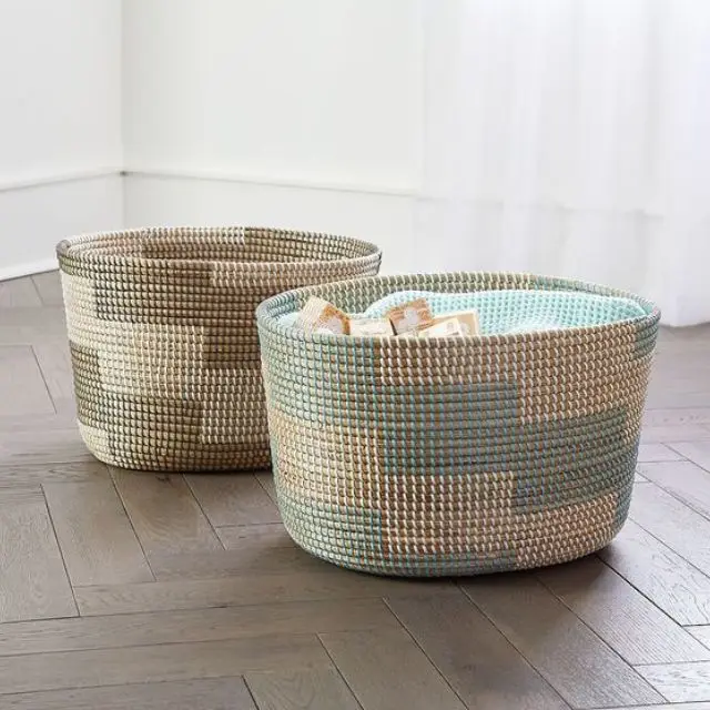 Плетеная корзина для белья