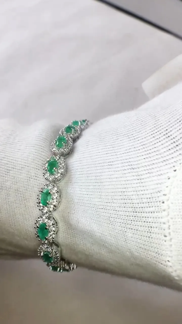 Sterling 925 Silver Bracelet with Natural Emerald Gemstone very beautiful and unique design for women & Perfect For Any Occasion