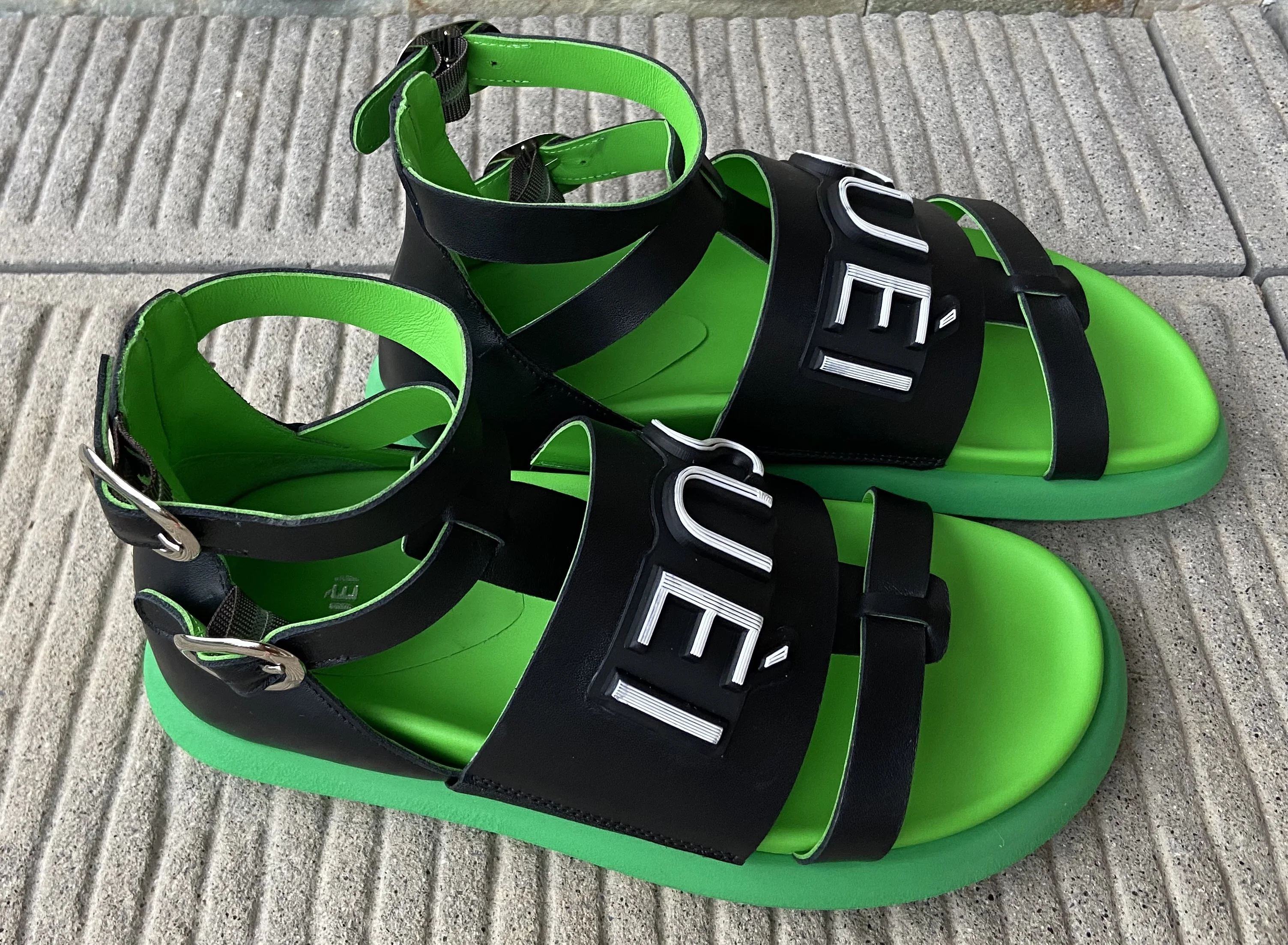 Super Comfortable Genuine Italian Leather Flat Open Shoes Colour Black Fashion Sandals Summer Style