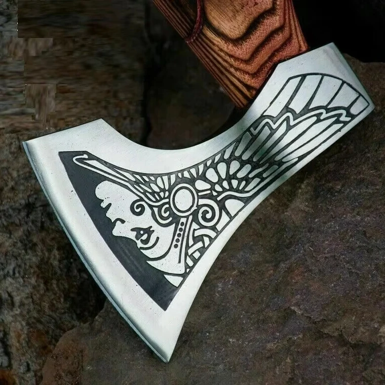 Изготовленный на заказ ручной работы топор Викинг с гравированной головкой и ручкой из розового дерева включая кожаный футляр