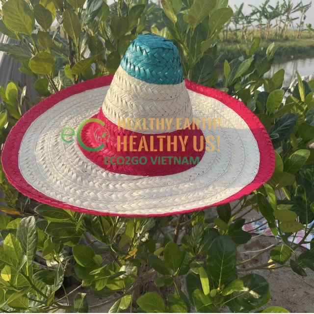 Женская соломенная шляпа