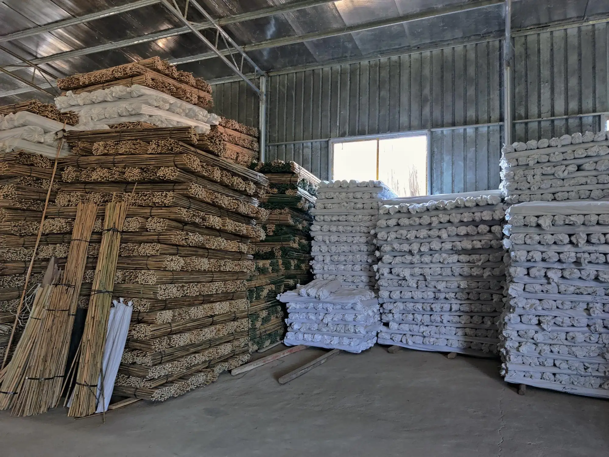 Raw Sustainable Bamboo Garden Stakes Ideal for Plant Support in Agriculture, Made in Vietnam