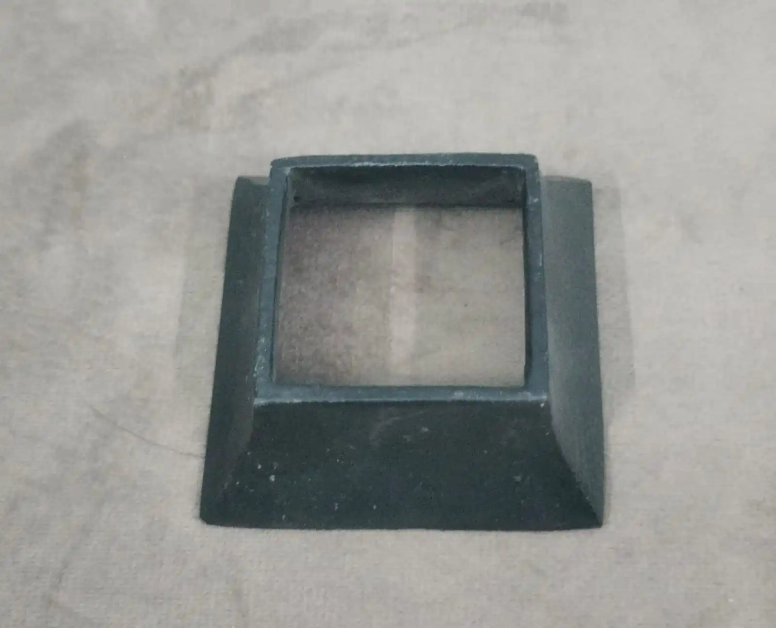 Bulk supplier Railing Base Cover For Railings Fitting Powder Coated Black Square Aluminum Base high quality making by Mt