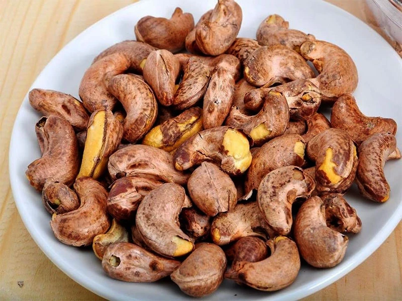 PREMIUM SALT ROASTED CASHEW NUTS INTERESTING and NUTRITIOUS SNACKS GOOD PRICES for WHOLESALE FROM VIETNAM