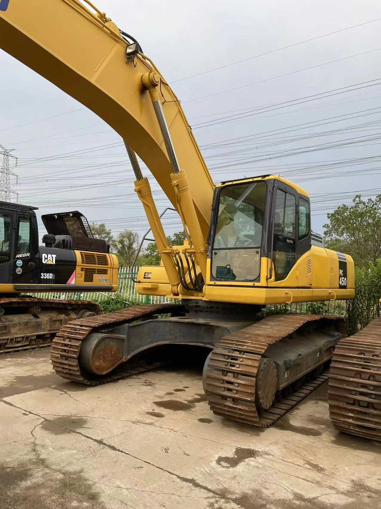 used KOMATSU450  in good condition with construction parts