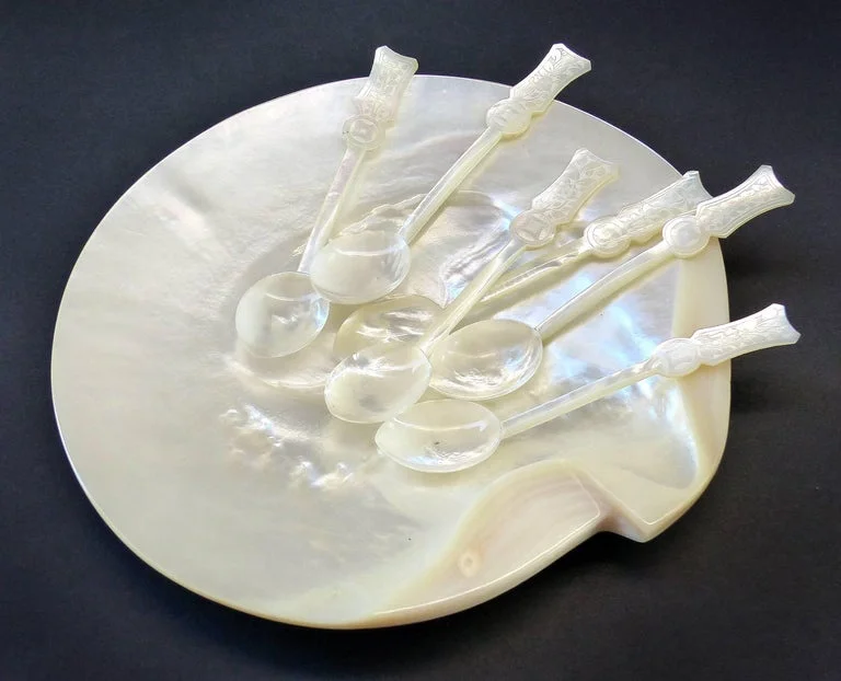 Handmade Mother of Pearl Shell Plate Luxury Serving Caviar Dish Various Sizes Dinnerware Plates from Vietnam Supplier