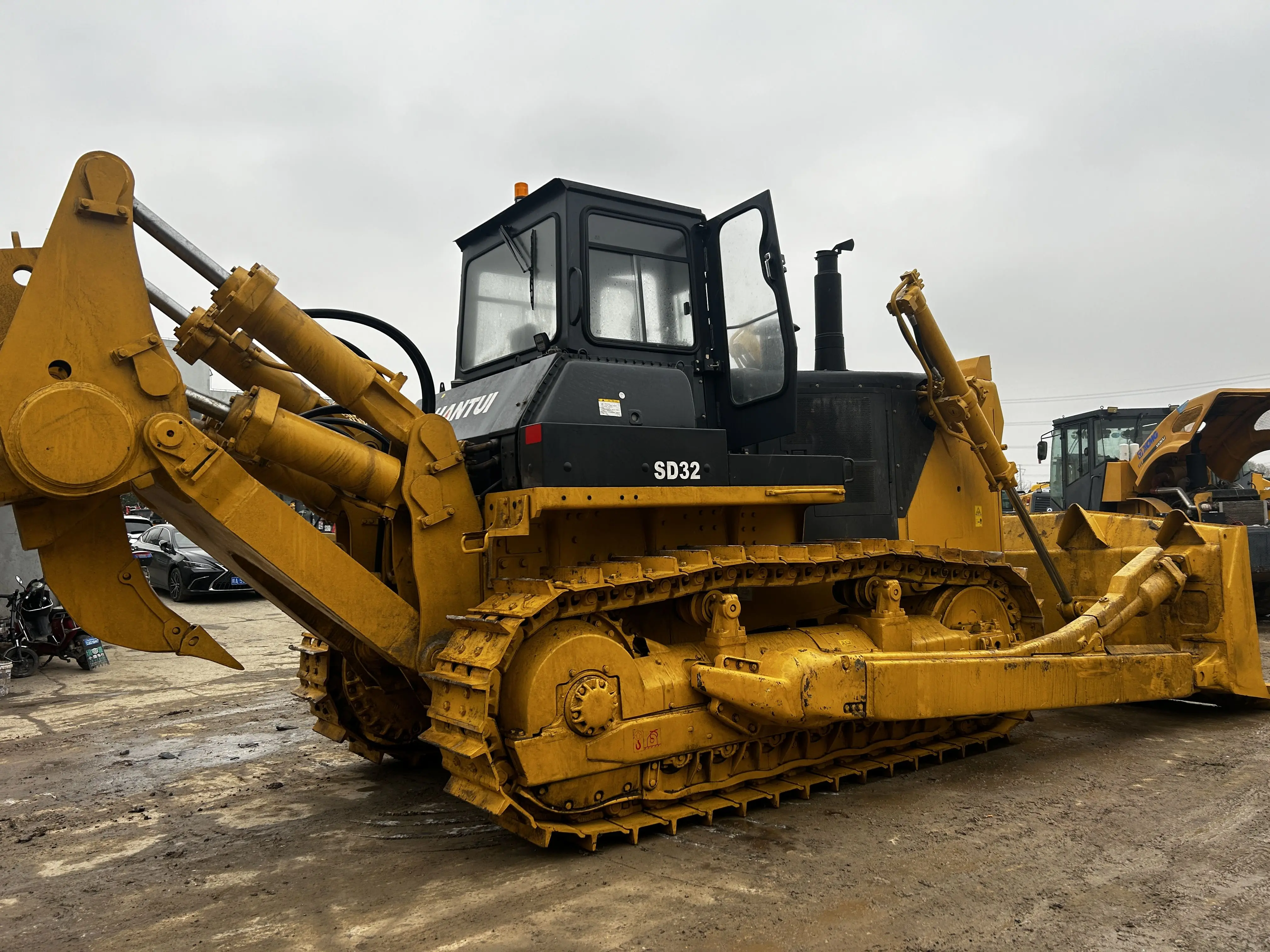 China Original High Quality Used SHANTUI SD32 Crawler Bulldozer Second-hand SHANTUI SD22 Dozer for Sale in Stock