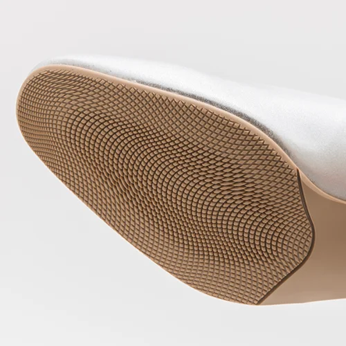 Award winning patented design special shoes for all-generation acoustic grand piano players