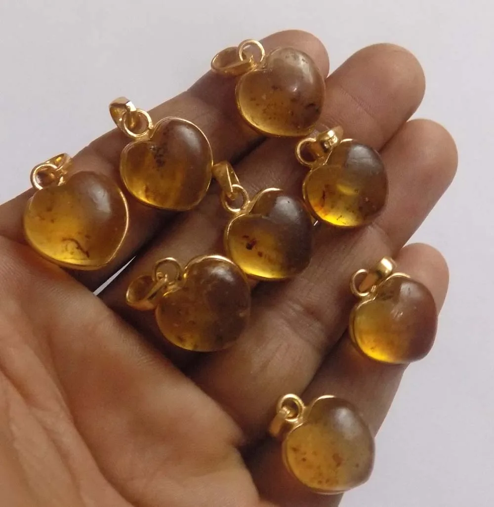 Latest Designer Heart Shaped Poland Amber Pendant Jewelry Hottest Sale Silver Bezel Set Pendant Jewelry At New Year Gift