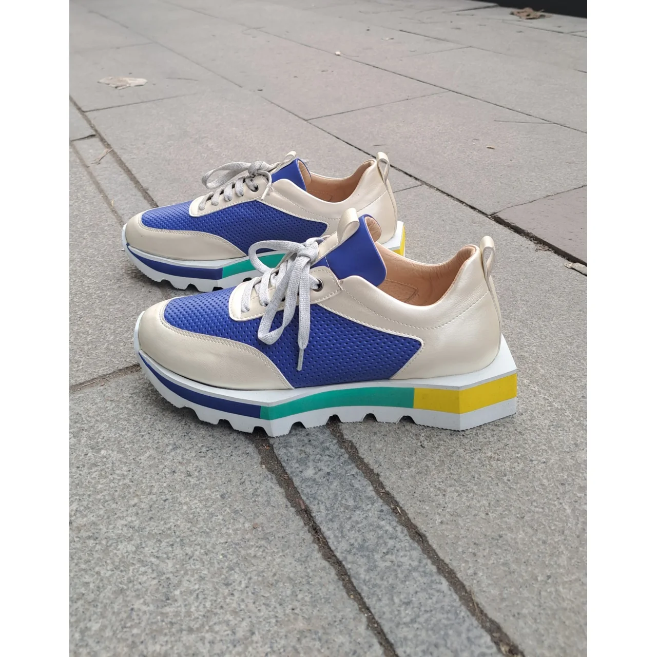 Sneaker Manufacturer Latest Sport Breathable Leather Made White Flat Casual Shoes and Women