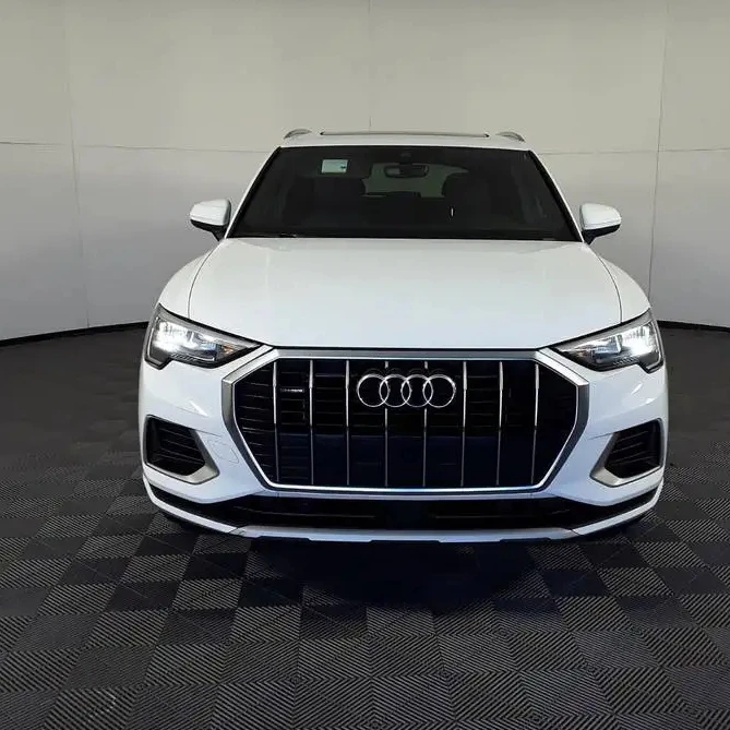 Аккуратно использованный 2021 Audis Q3 Premium 4dr SUV AWD w/40 TFSI (2.0L 4cyl Turbo 8A) белый