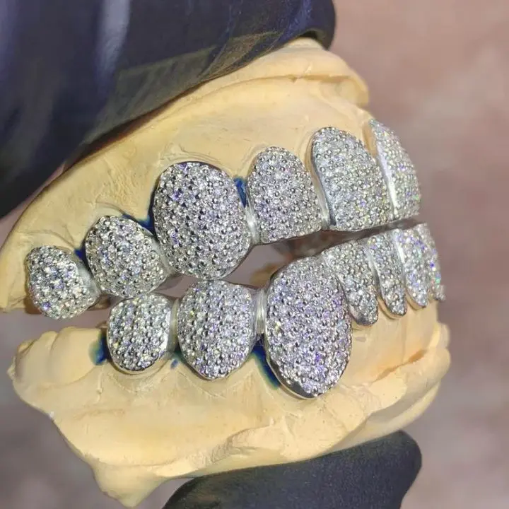Hip Hop Iced Out Grillz Top Bottom Moissanite Diamond Gold Silver Color Teeth Grillz for Men Women Dental Jewelry