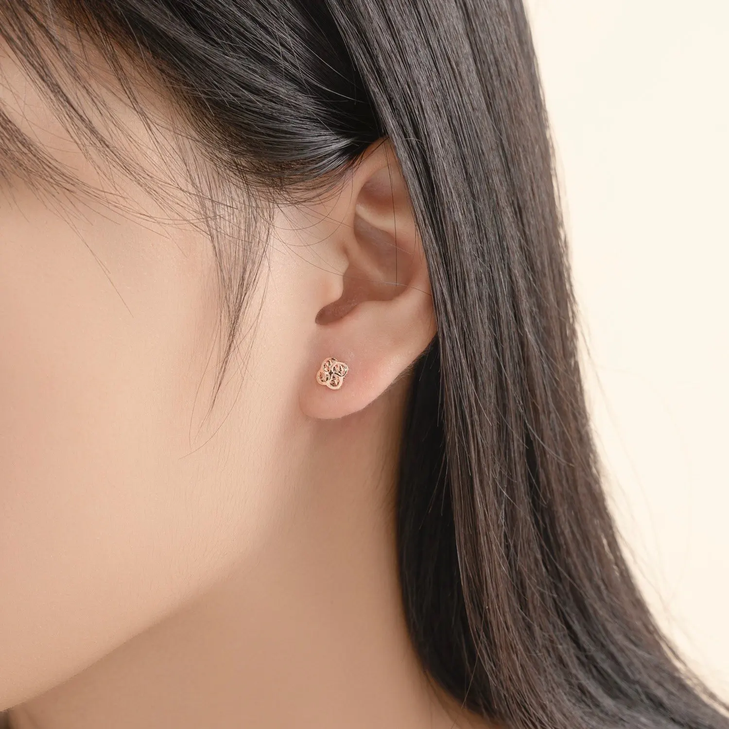 Custom 10k 14k 18k real gold yellow gold tiny flower earrings for kids and women gold jewelry wholesale Huy Thanh Jewelry BT413