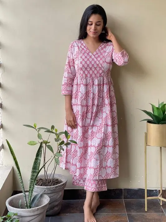 Kurtis Body Fit Indian Manufacturer in India for Women Indian Clothes Printed Crepe India Pakistan Evergreen Kurta / Kurti