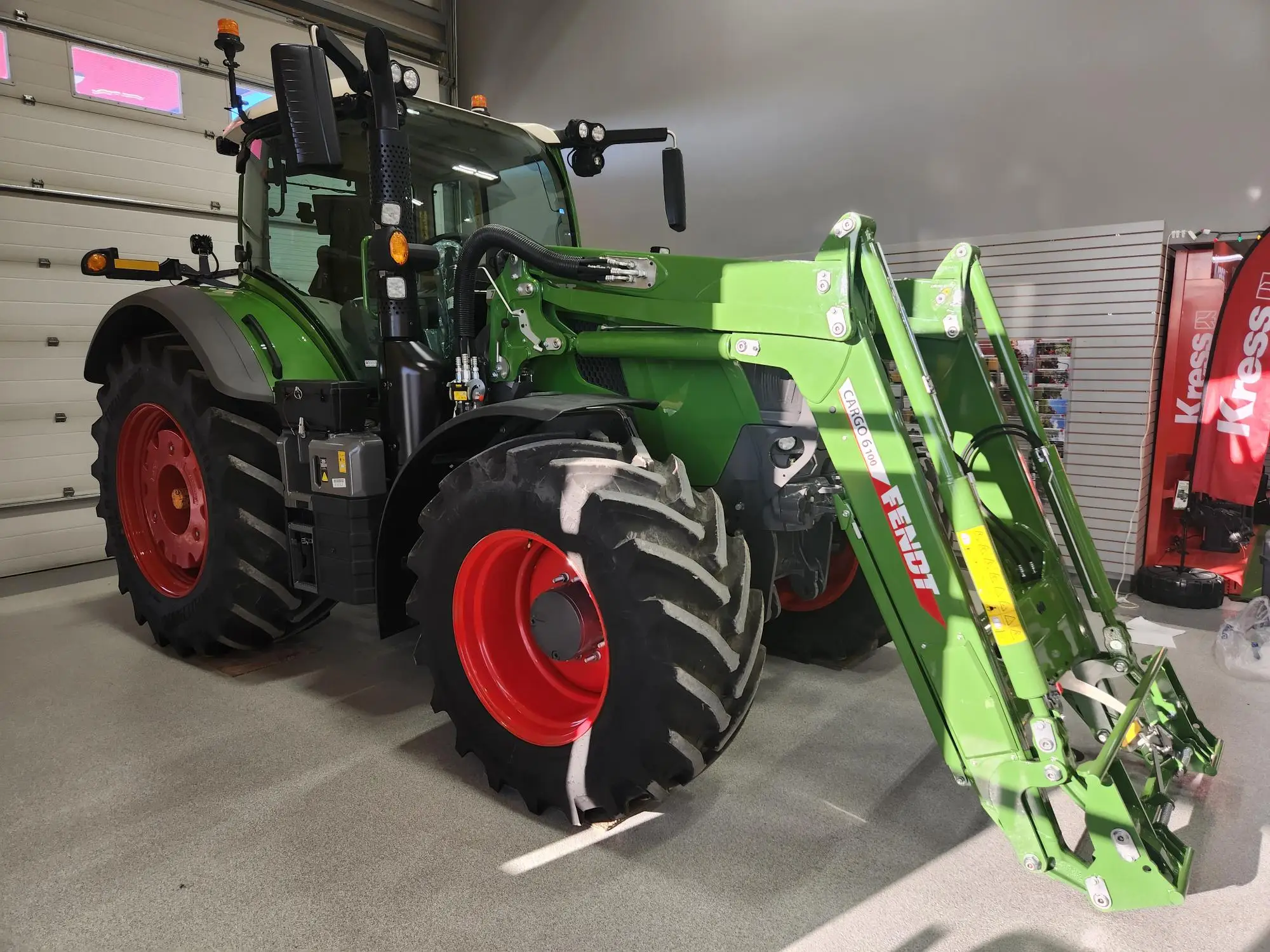 Quality 2022 FENDT 716 Vario Tractor 150HP Wholesale Mini Used Tractor  Available for Sale