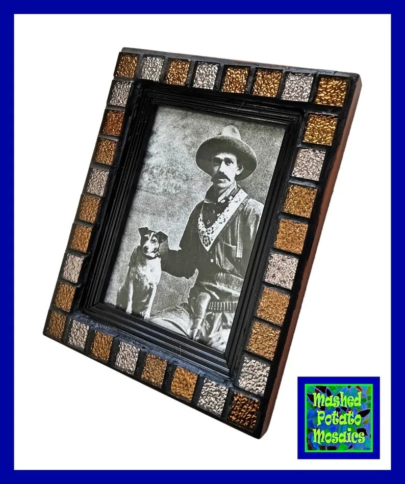 Handmade Nature-Inspired Resin Frame Semi-Precious Stones and Resin Gemstone Mosaic Picture Frame