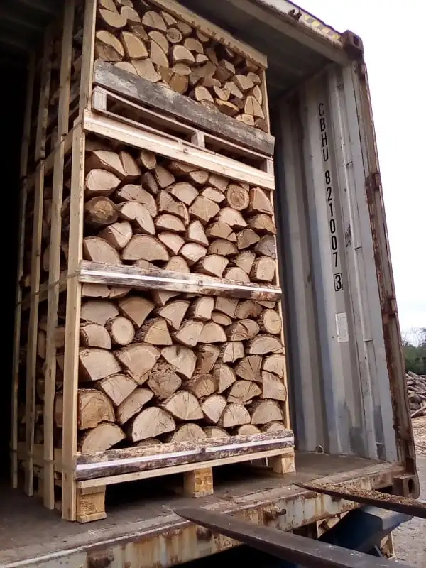 DRIED FIREWOOD TIMBER ON PALLET BOXES 10-20% MOISTURE