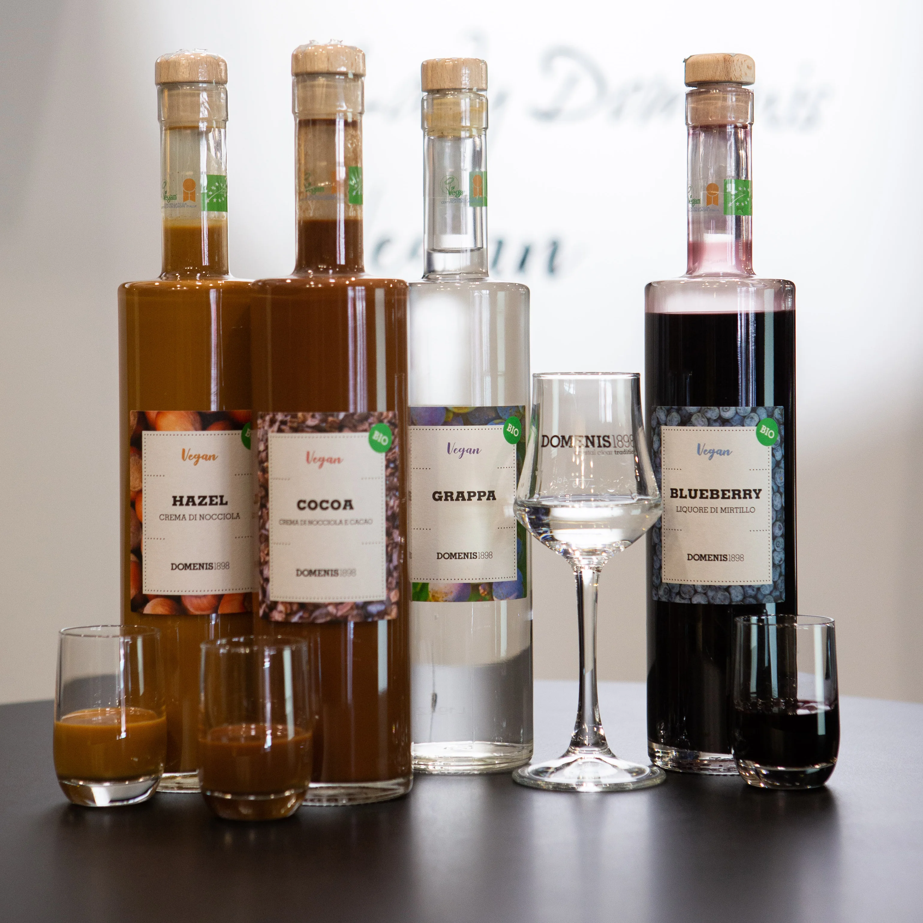 Высококачественная итальянская веганская и органическая молодая Grappa 50 cl стеклянная бутылка