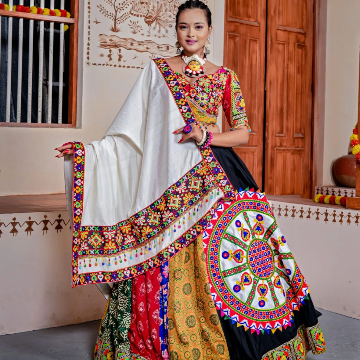 Pancharangi Navtratri Lahenga Choli For Ladies Wear Navratri Special Collection Couple Choli