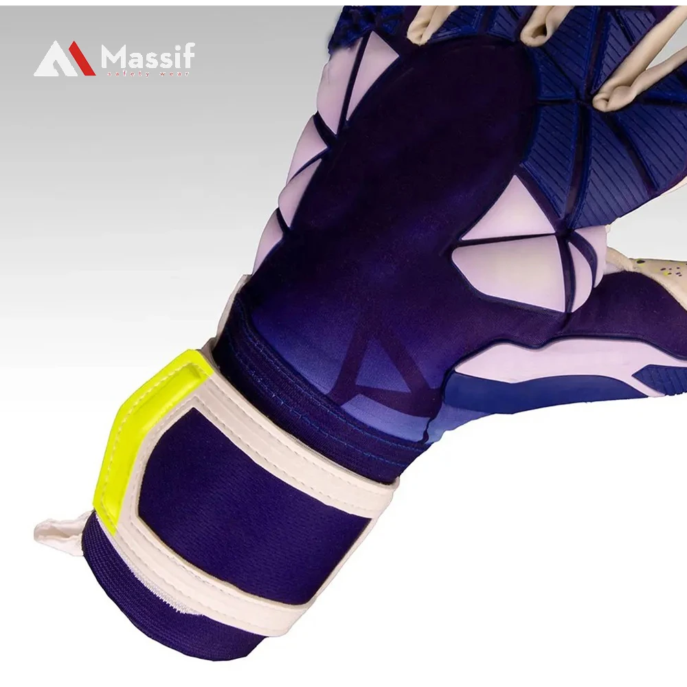 New latex Goalkeeper Gloves Palm Goal Keeper gloves 4mm Giga latex goalkeeper